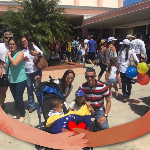 Meet your Posher, Carelys - Picture 1 of 1